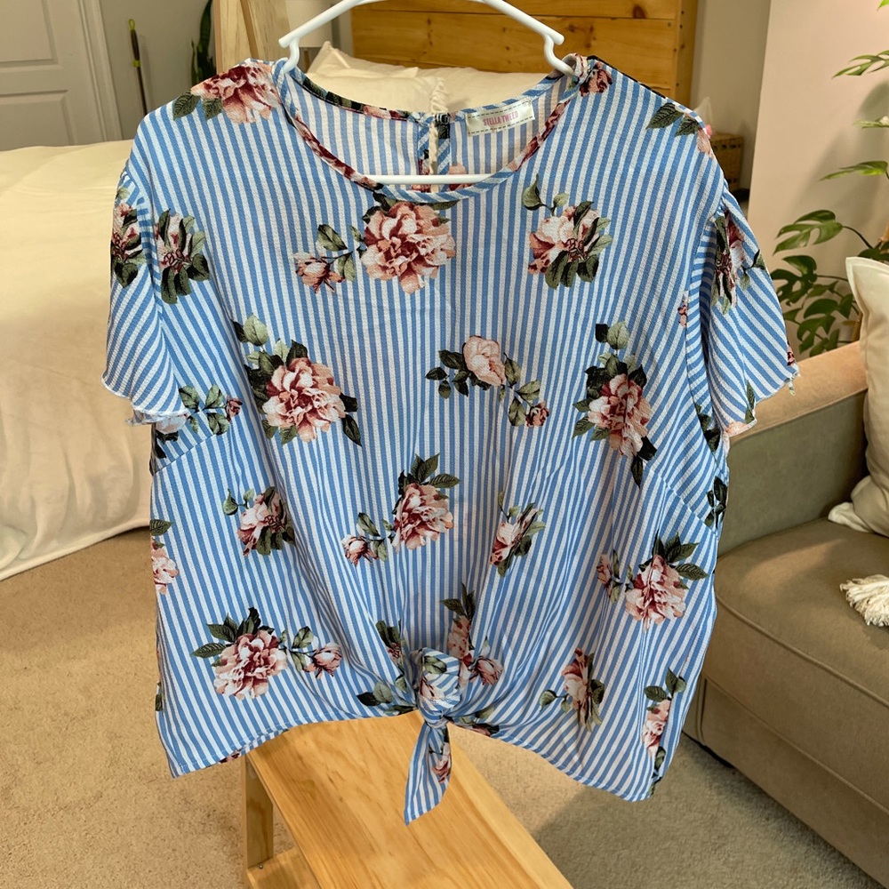 Floral and Striped Tie Front Blouse size XL